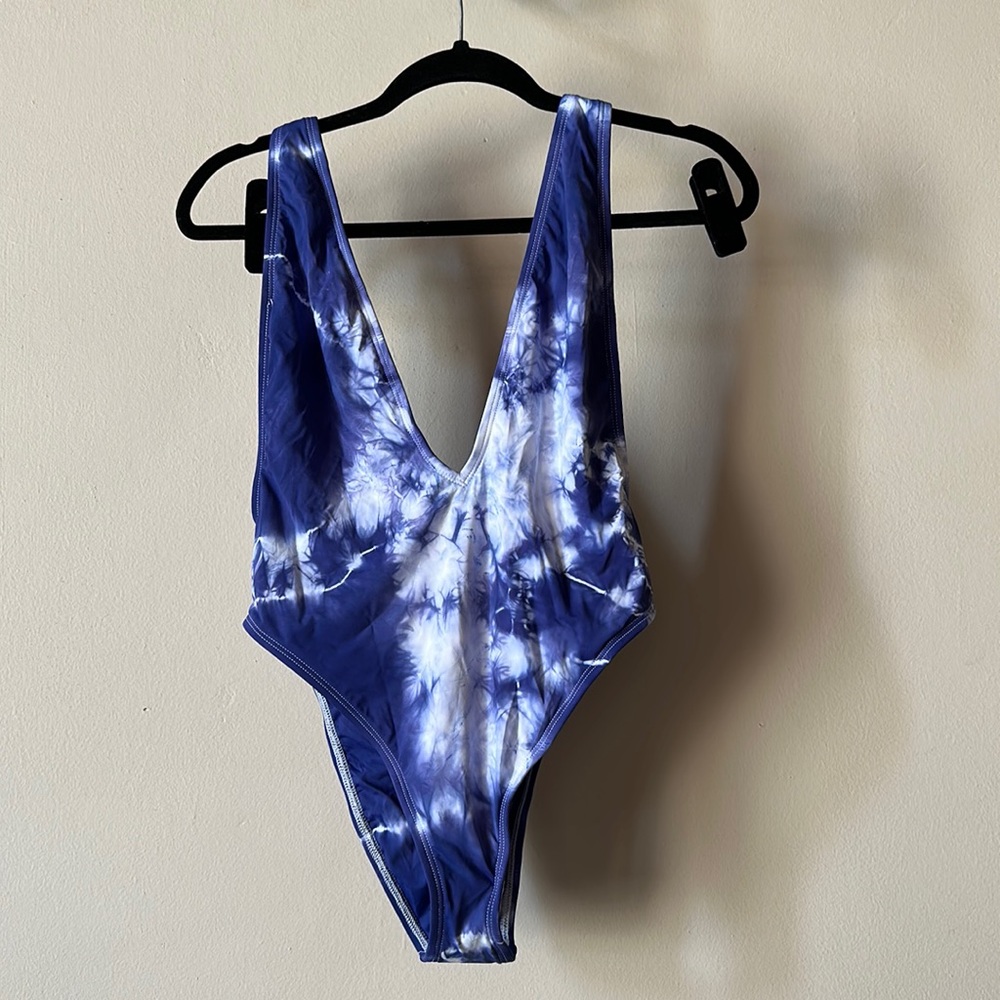 NWT Dippin’ Daisy’s Tie Dye Deep V Sexy Swimsuit